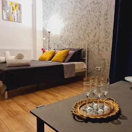 Apartment Ultracentral 5* Boutique Style Apartment. Brand New. 2 Rooms. Spacious. Free Parking