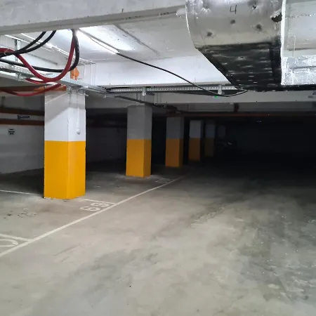 Apartment Ultracentral 5* Boutique Style Apartment. Brand New. 2 Rooms. Spacious. Free Parking *