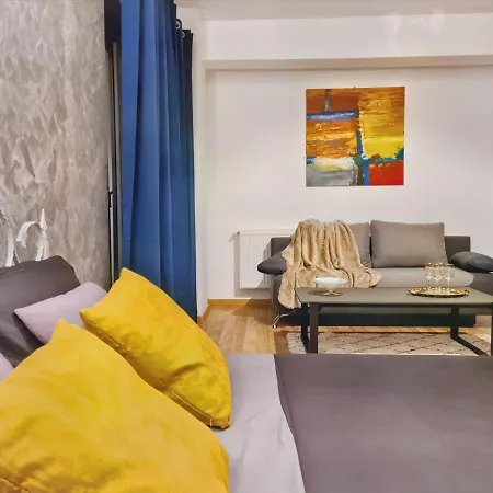 Apartment Ultracentral 5* Boutique Style Apartment. Brand New. 2 Rooms. Spacious. Free Parking *