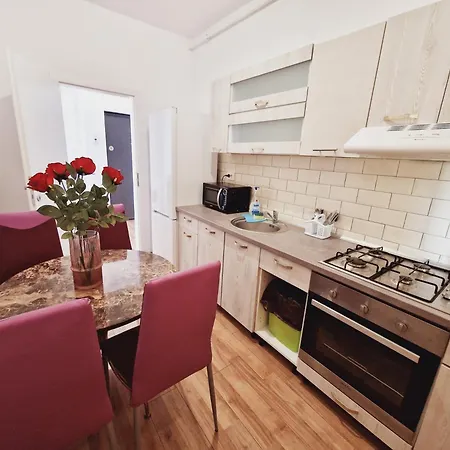 Ultracentral 5* Boutique Style Apartment. Brand New. 2 Rooms. Spacious. Free Parking Apartament *